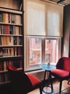 Simple Ways to Create a Cozy Reading Nook in Your Home